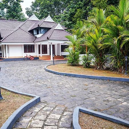 Thanal Premium Villa By - A Place To Call Your Home Muvattupuzha Екстериор снимка